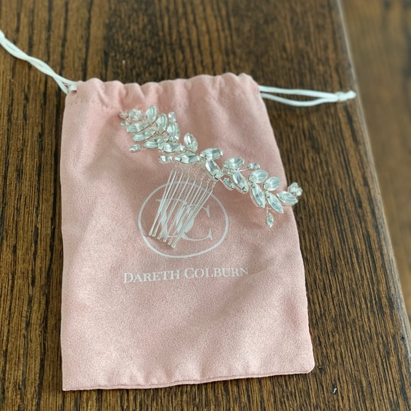 Dareth Colburn Crystal Leaf Comb Hair Accessory - Picture 3 of 4